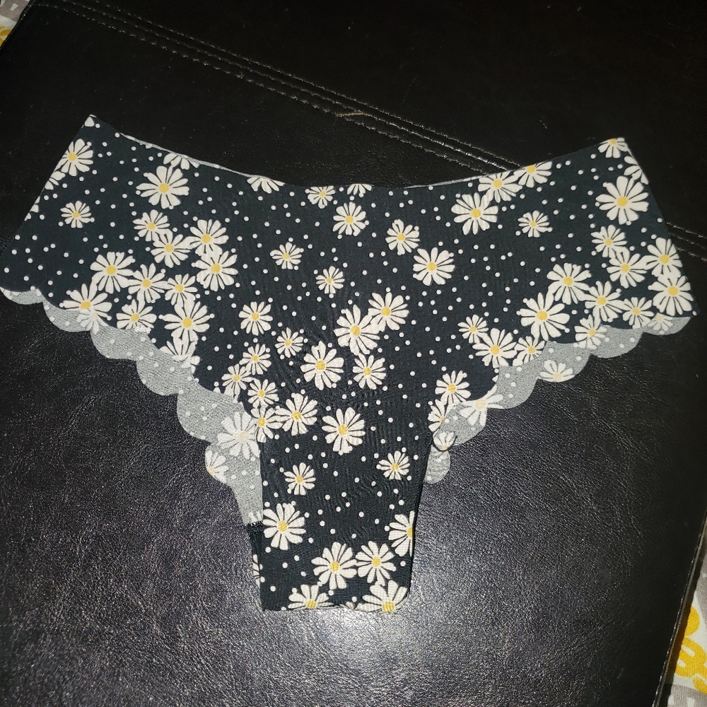 PINK Victoria's Secret XS Cheekster Tanga